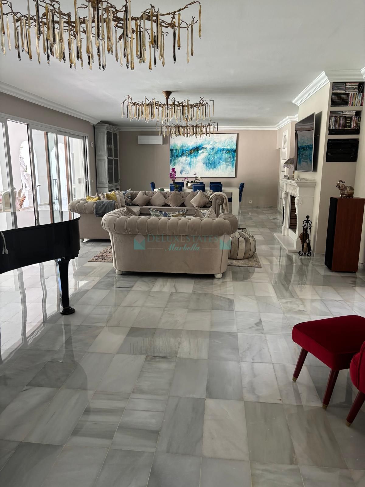 Villa en alquiler en El Paraiso, Estepona