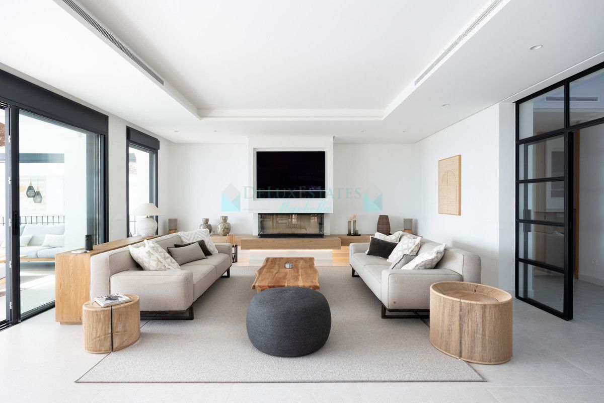 Villa for sale in Los Flamingos, Benahavis