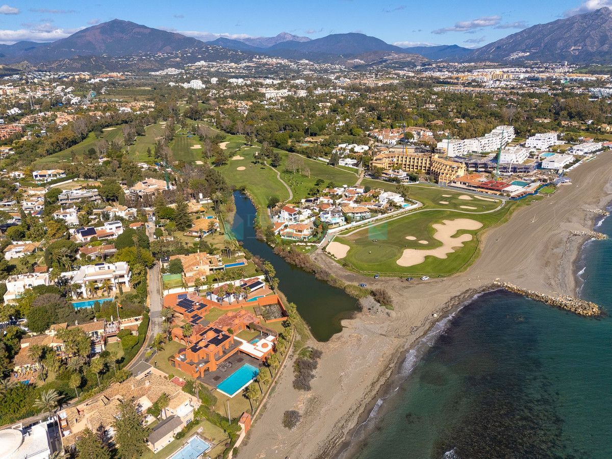 Villa en venta en Guadalmina Baja, San Pedro de Alcantara