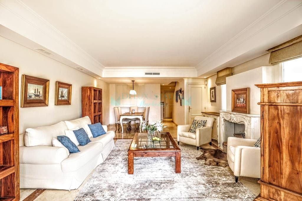 Villa Pareada en alquiler en Marbella Golden Mile