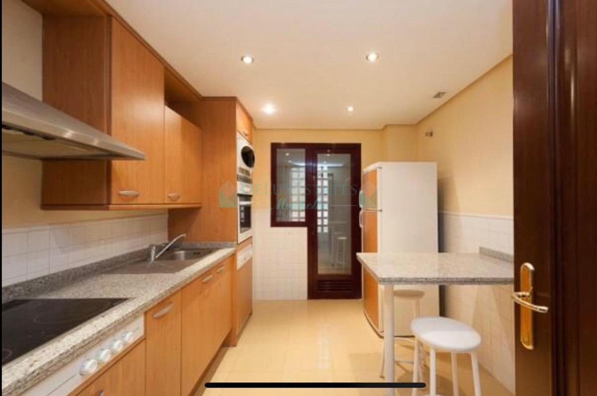 Apartamento Planta Baja en venta en La Mairena, Marbella Este