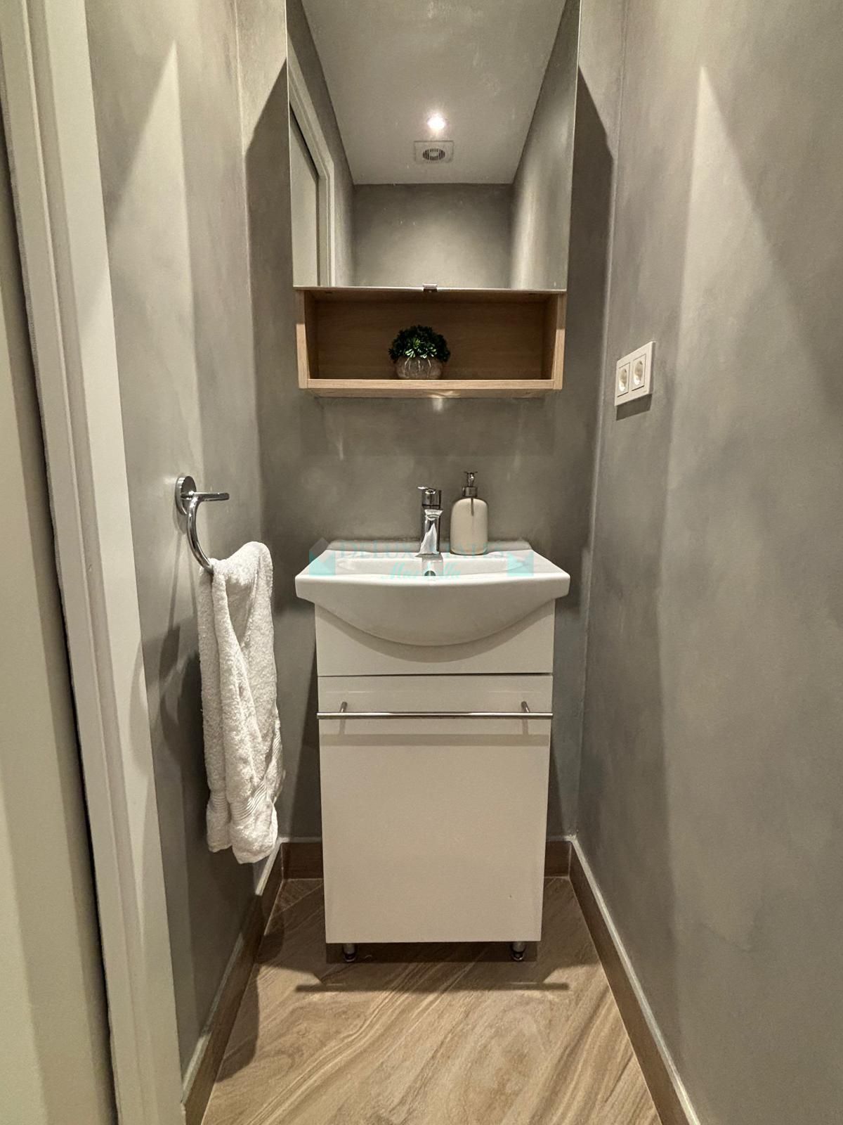 Adosado en venta en Atalaya, Estepona