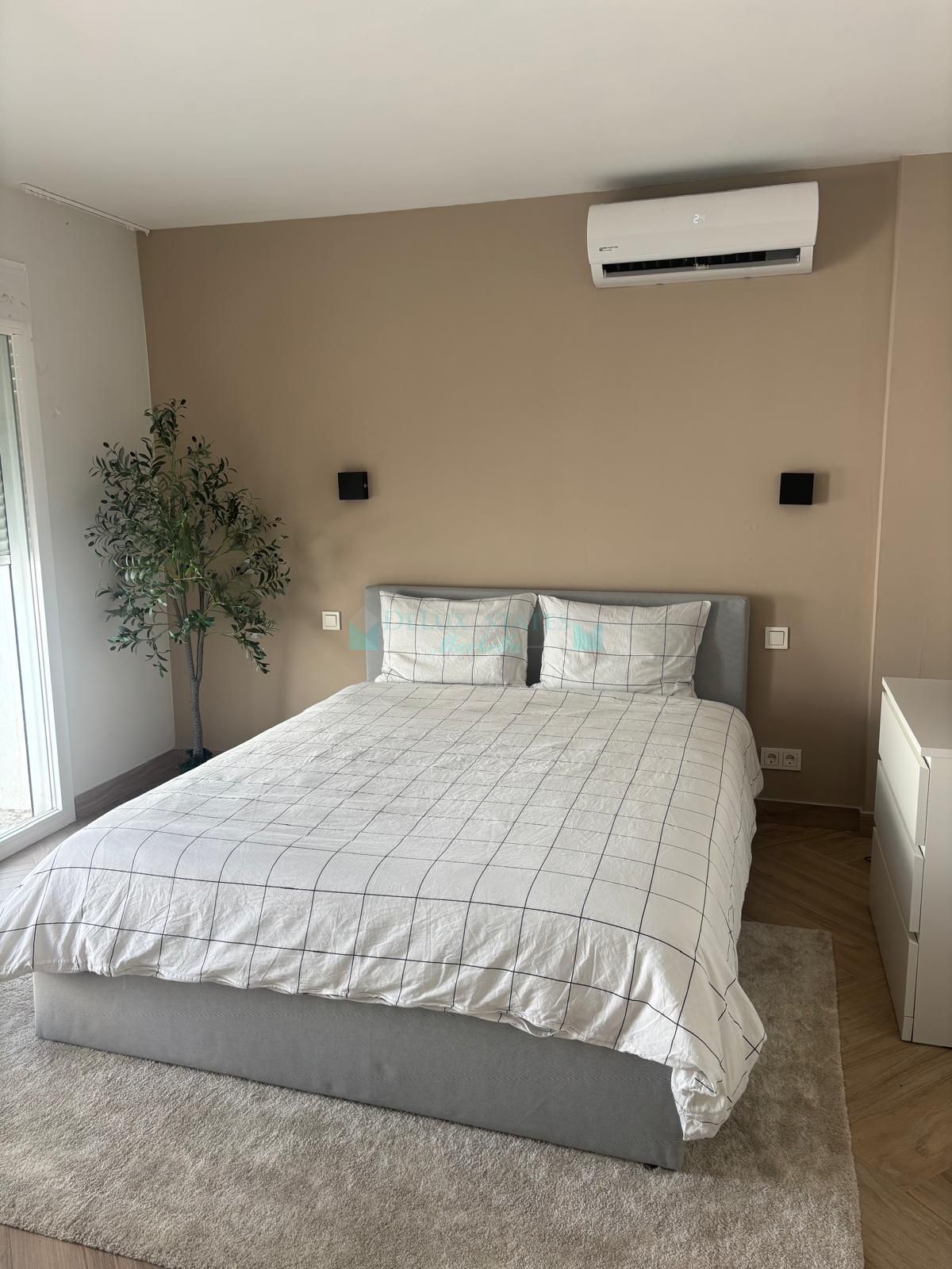 Adosado en venta en Atalaya, Estepona