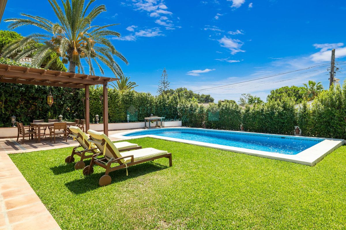 Villa for sale in Marbesa, Marbella East