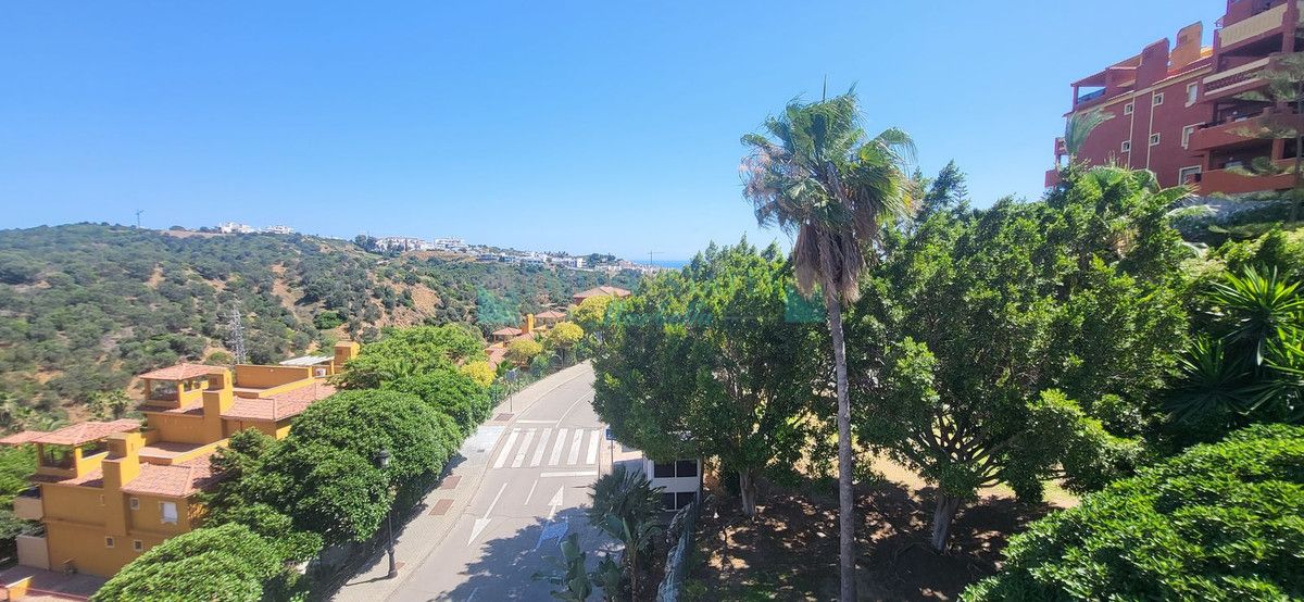 Penthouse for sale in La Reserva de Marbella, Marbella East