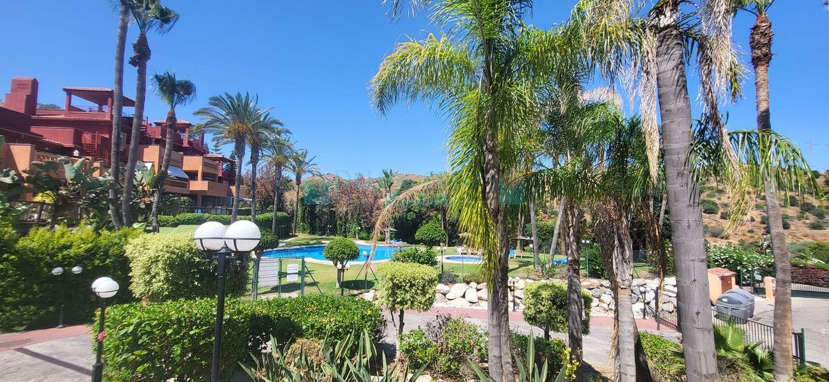 Penthouse for sale in La Reserva de Marbella, Marbella East