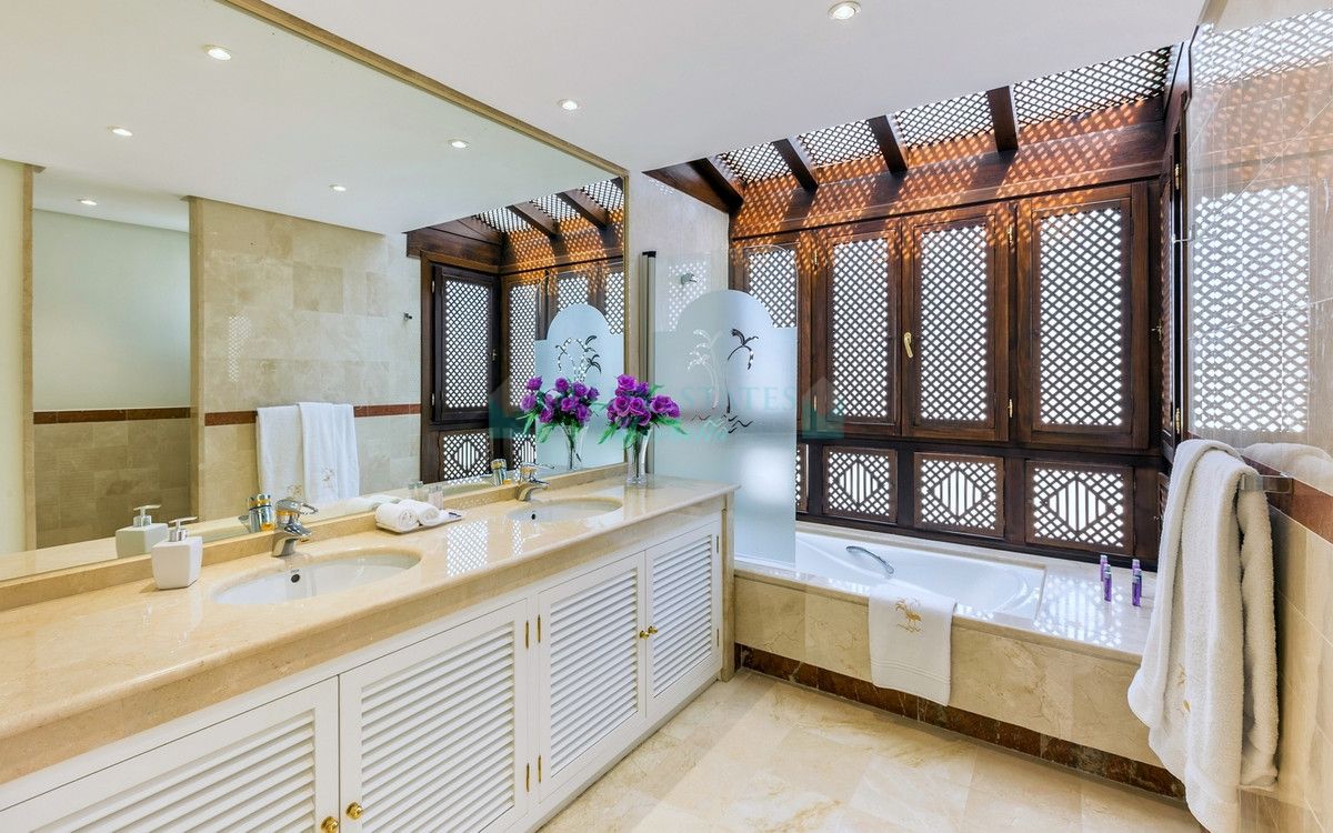 Penthouse for rent in Marbella - Puerto Banus