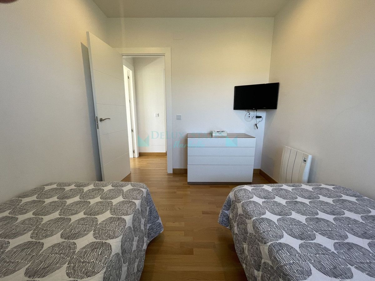 Apartamento en alquiler en Elviria, Marbella Este