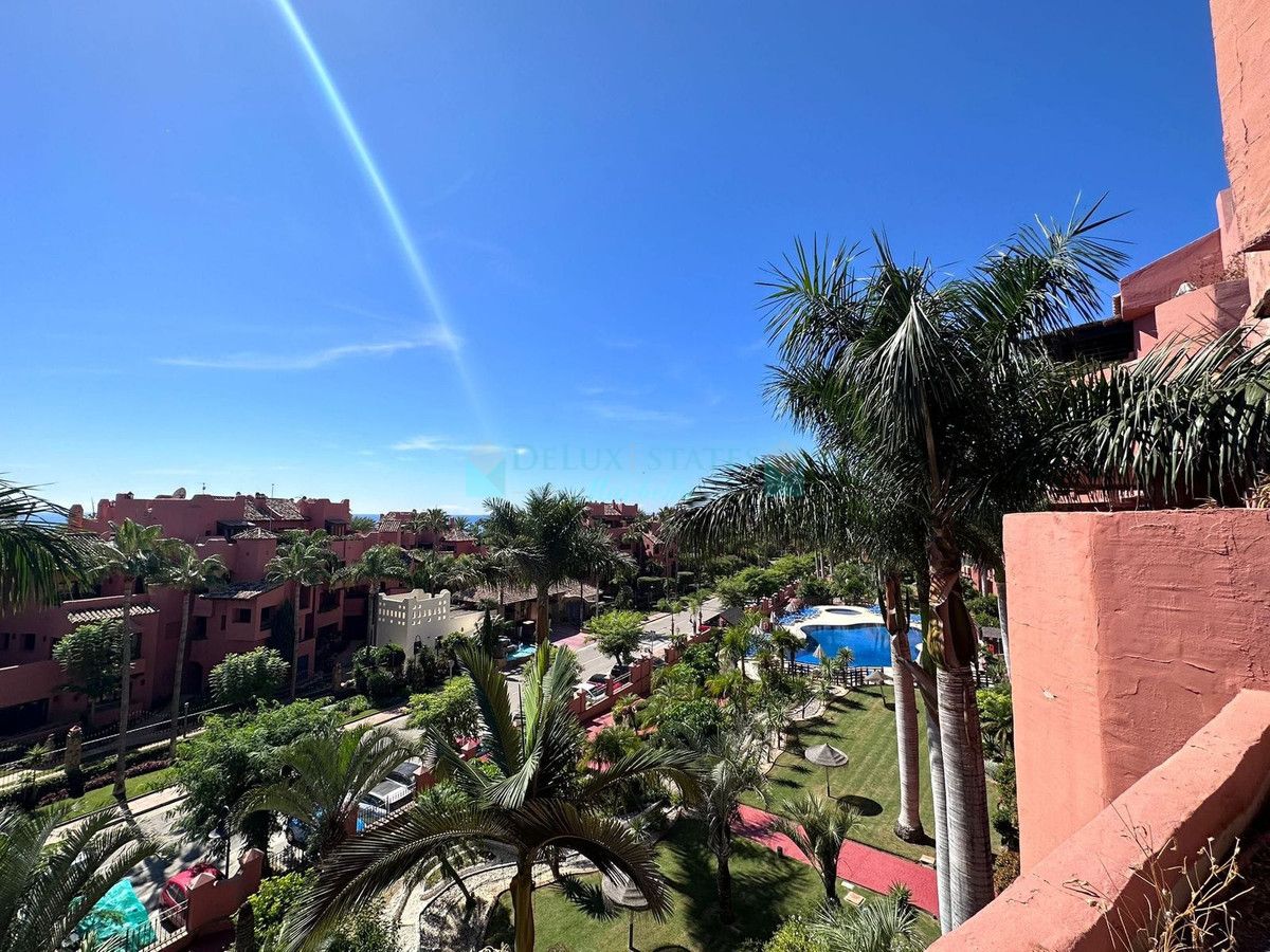 Apartment for sale in Estepona