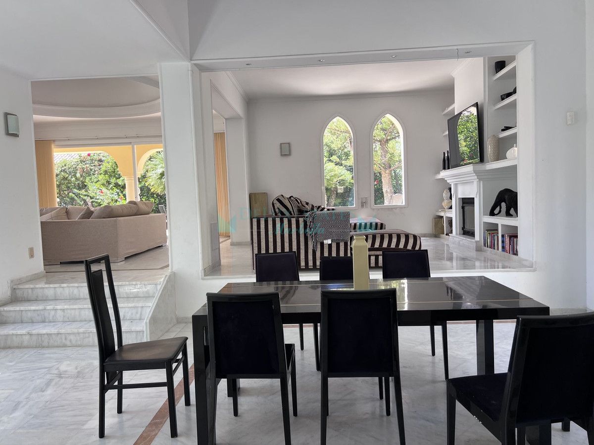 Villa en venta en Bahia de Marbella, Marbella Este