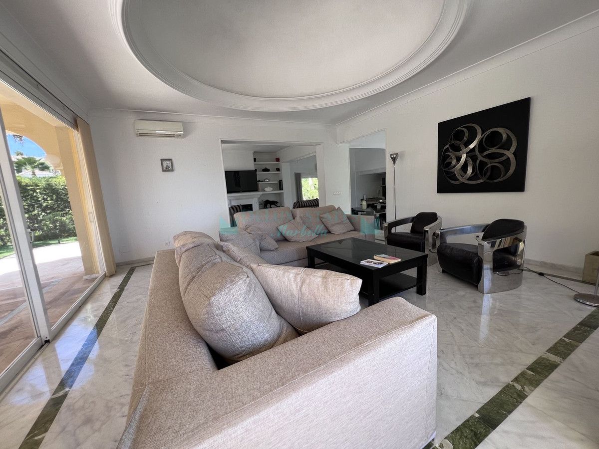 Villa en venta en Bahia de Marbella, Marbella Este