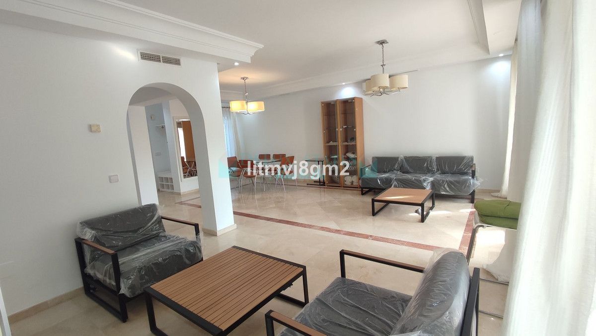 Adosado en alquiler en Marbella Golden Mile