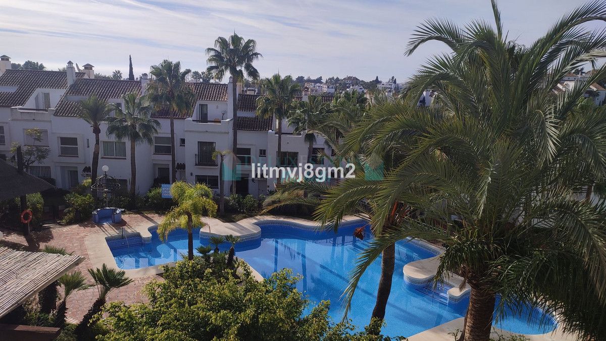 Adosado en alquiler en Marbella Golden Mile