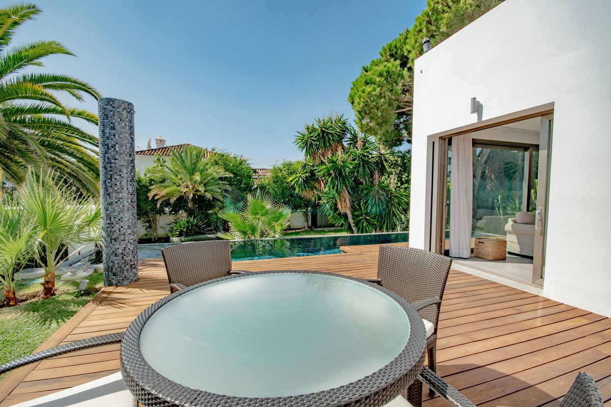 Villa for rent in Las Chapas, Marbella East