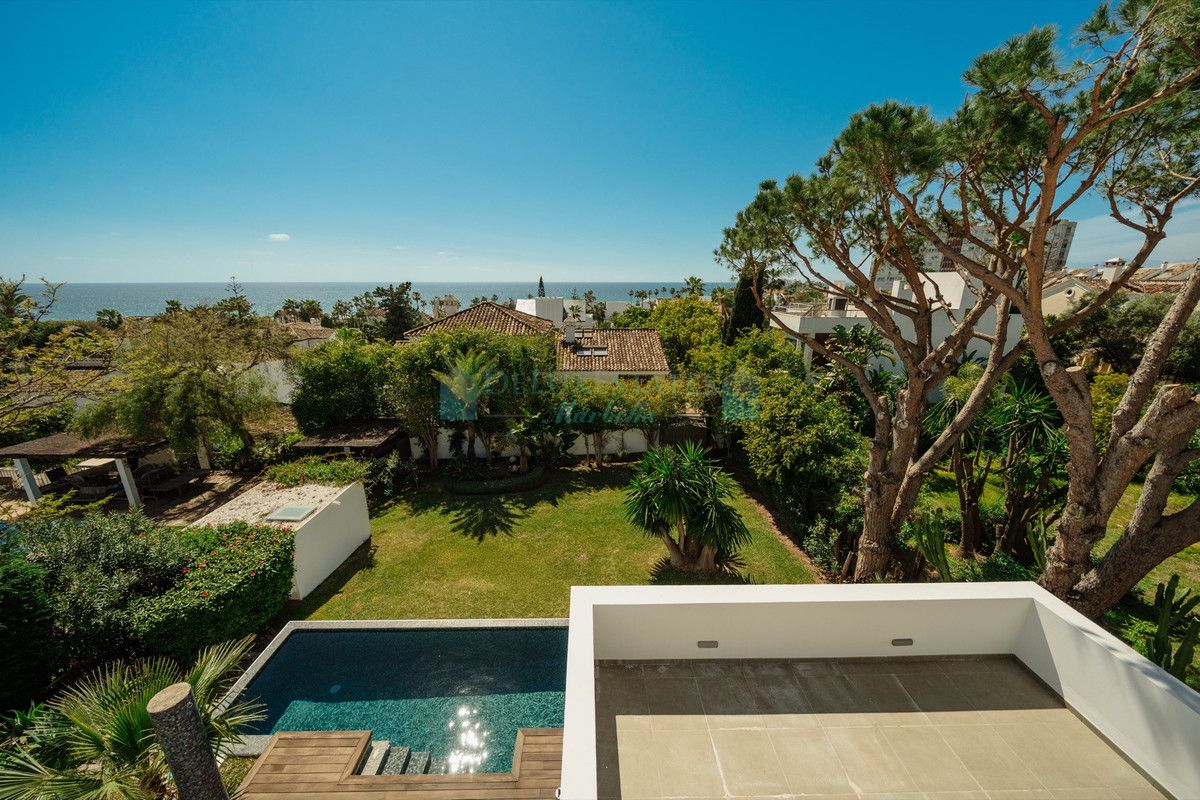 Villa en alquiler en Las Chapas, Marbella Este