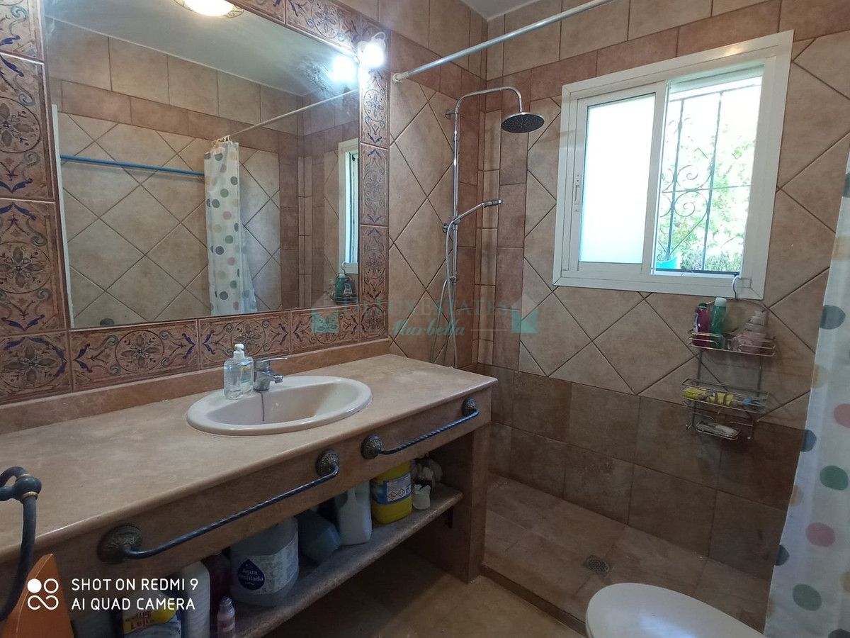 Villa en alquiler en Rio Real, Marbella Este