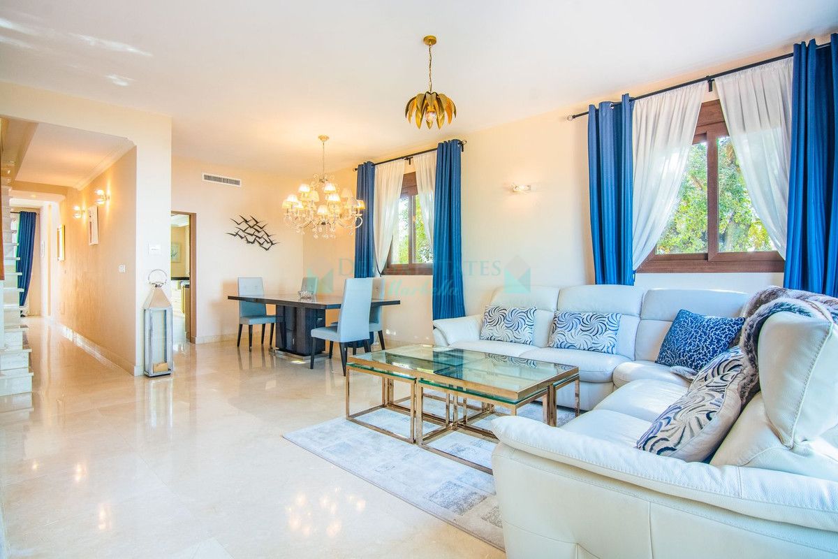 Semi Detached Villa for sale in La Mairena, Marbella East