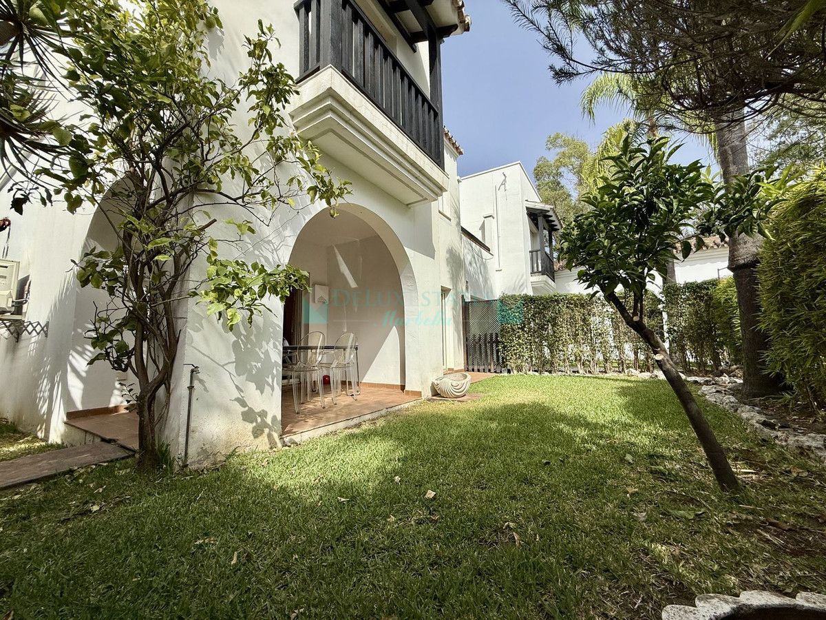 Villa Pareada en alquiler en Marbella Golden Mile