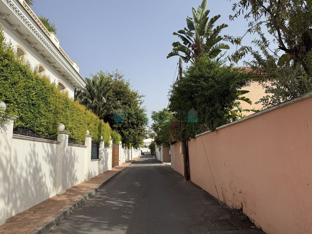 Villa Pareada en alquiler en Marbella Golden Mile