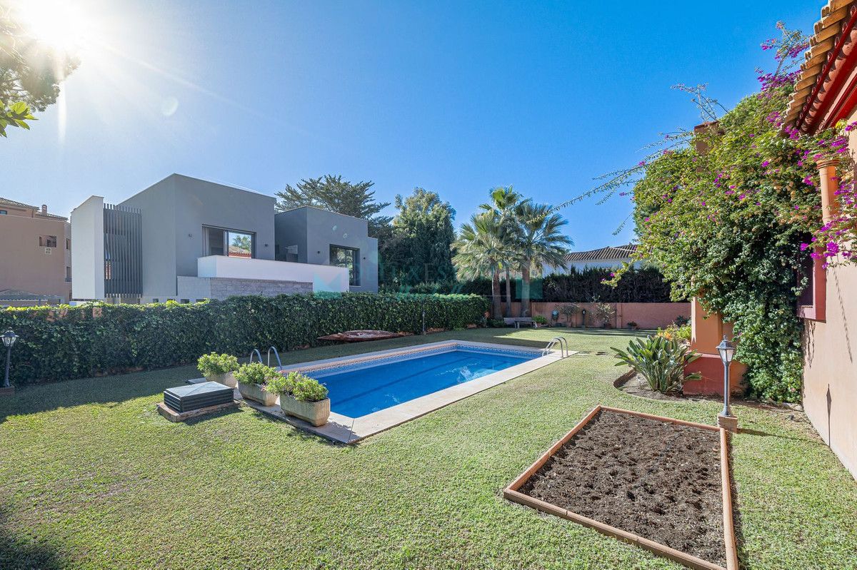 Villa for sale in San Pedro de Alcantara