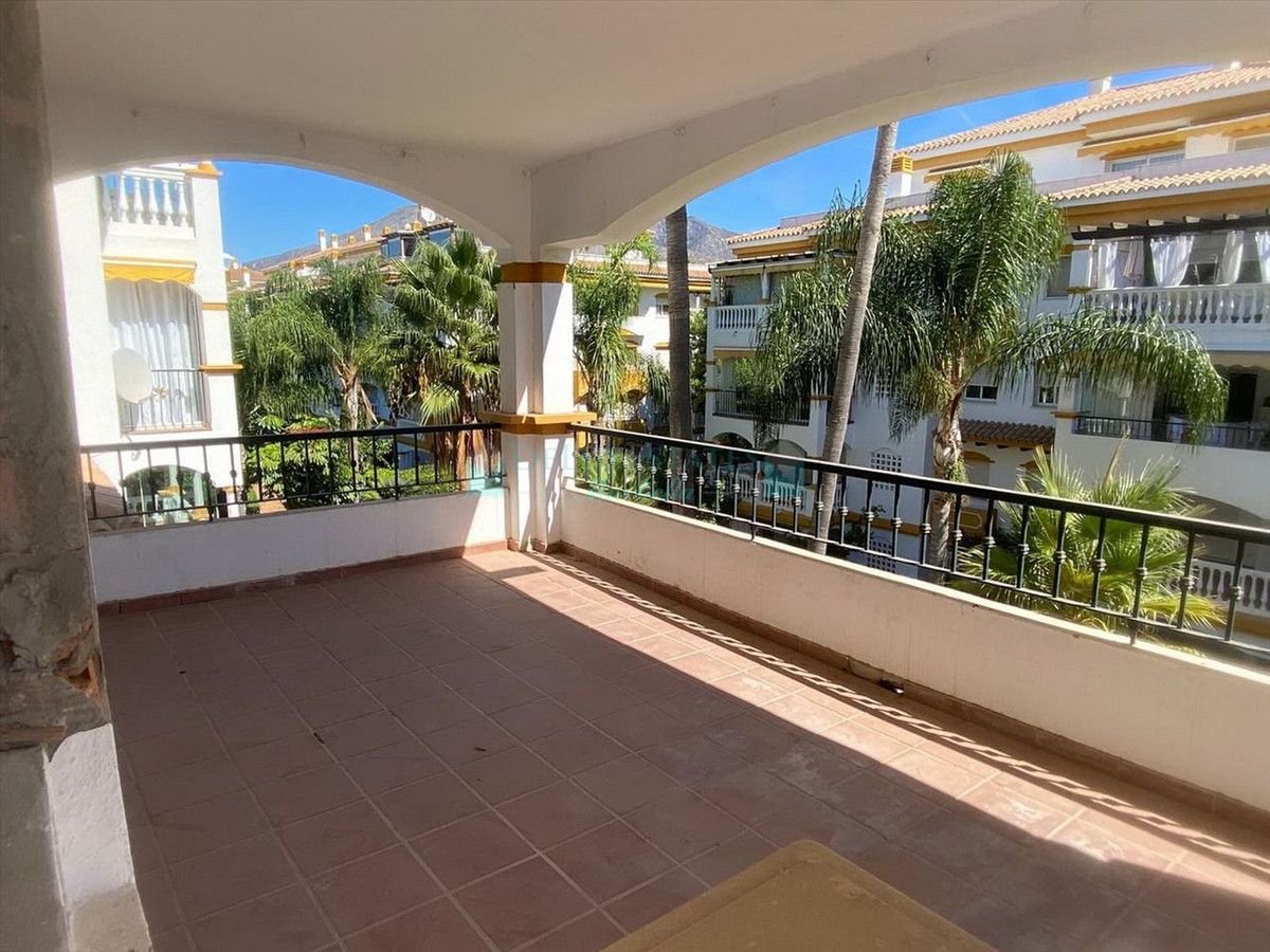 Apartment for sale in Atalaya, Estepona