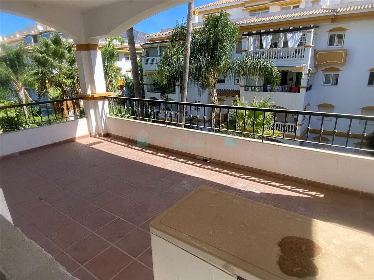 Apartment for sale in Atalaya, Estepona