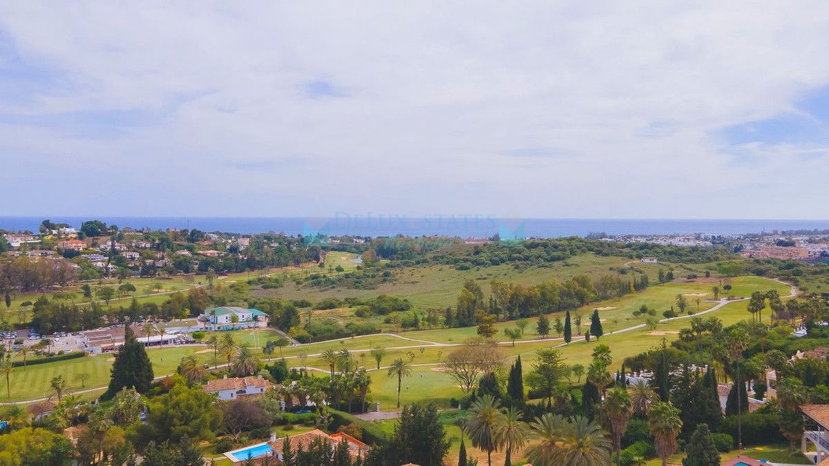 Apartamento en venta en El Paraiso, Estepona