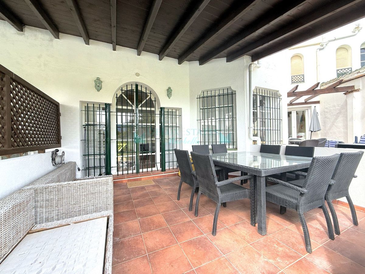 Town House for rent in Nueva Andalucia