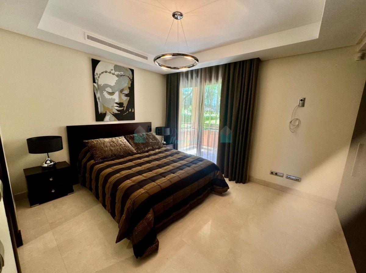 Ground Floor Apartment for sale in Marbella - Puerto Banus