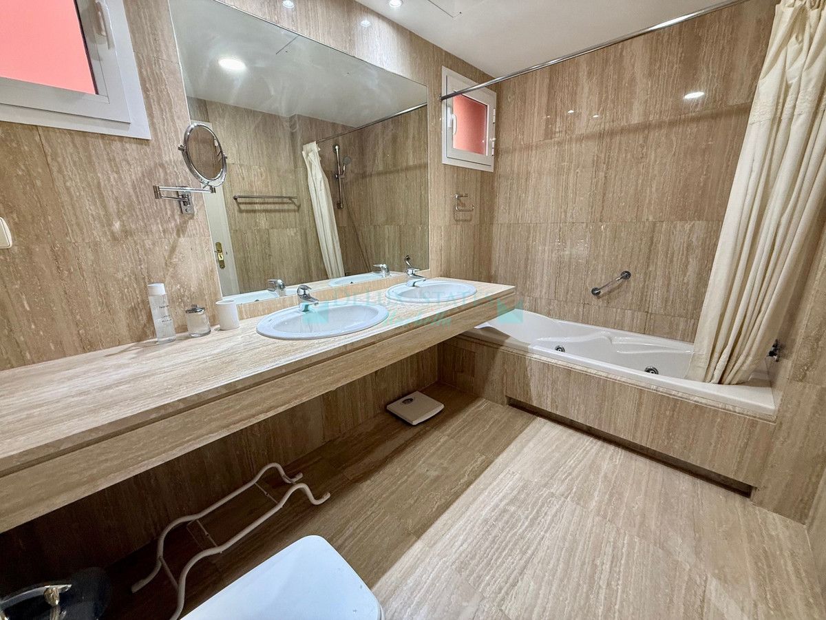 Apartment for sale in Marbella - Puerto Banus