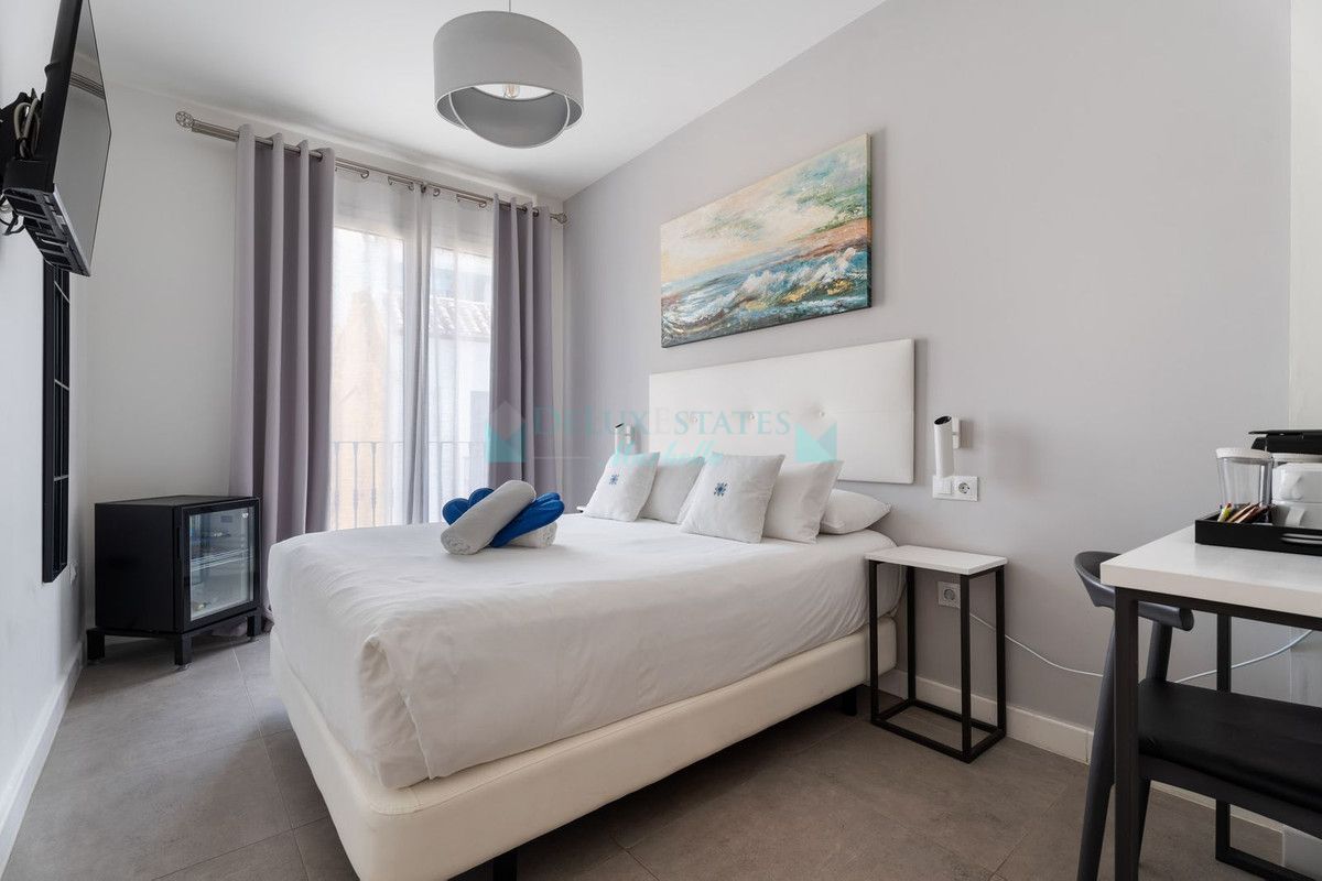 Hotel for sale in Estepona