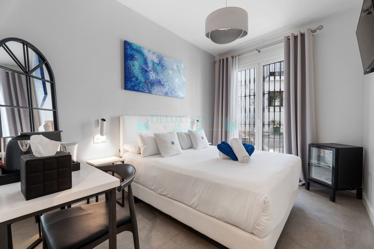 Hotel for sale in Estepona