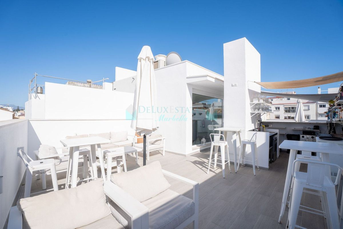 Hotel for sale in Estepona