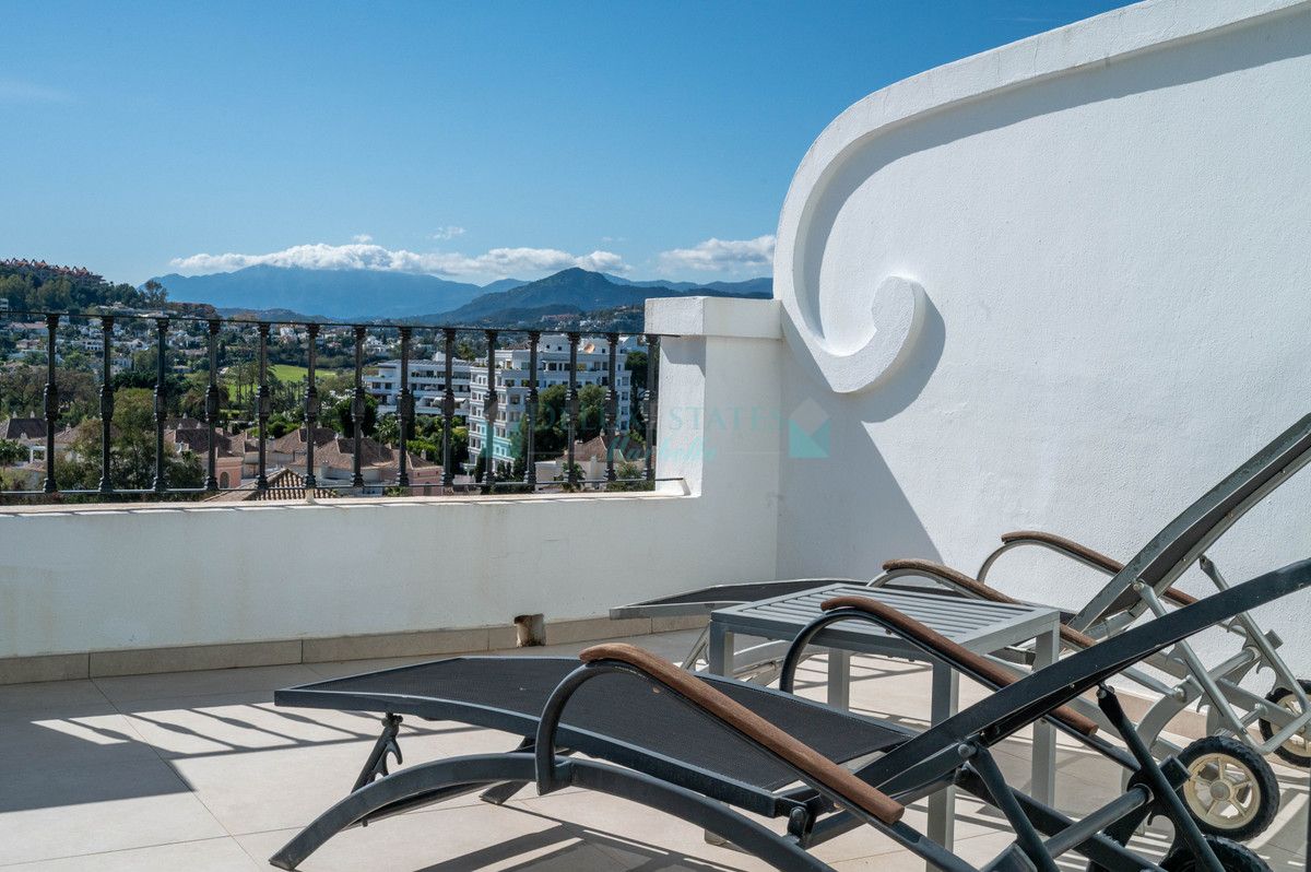Town House for sale in Nueva Andalucia
