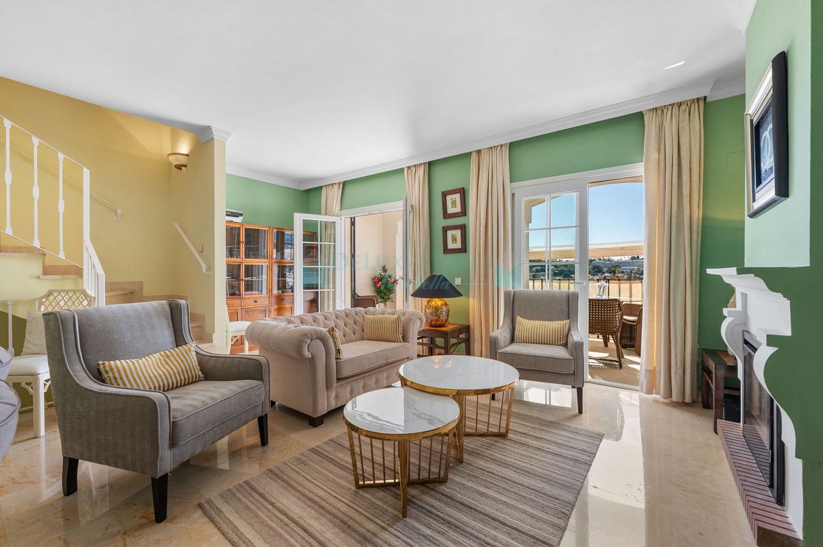 Town House for sale in Nueva Andalucia