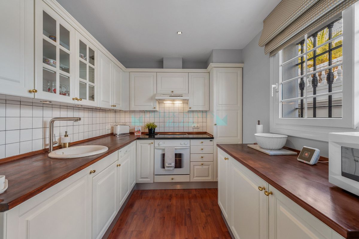 Town House for sale in Nueva Andalucia