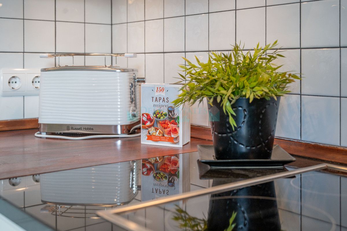 Town House for sale in Nueva Andalucia