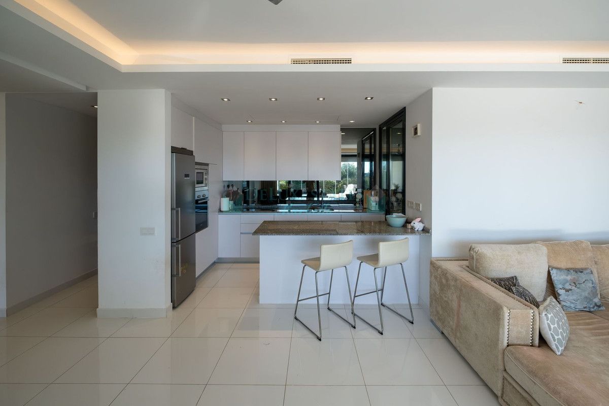 Ground Floor Apartment for sale in Benahavis