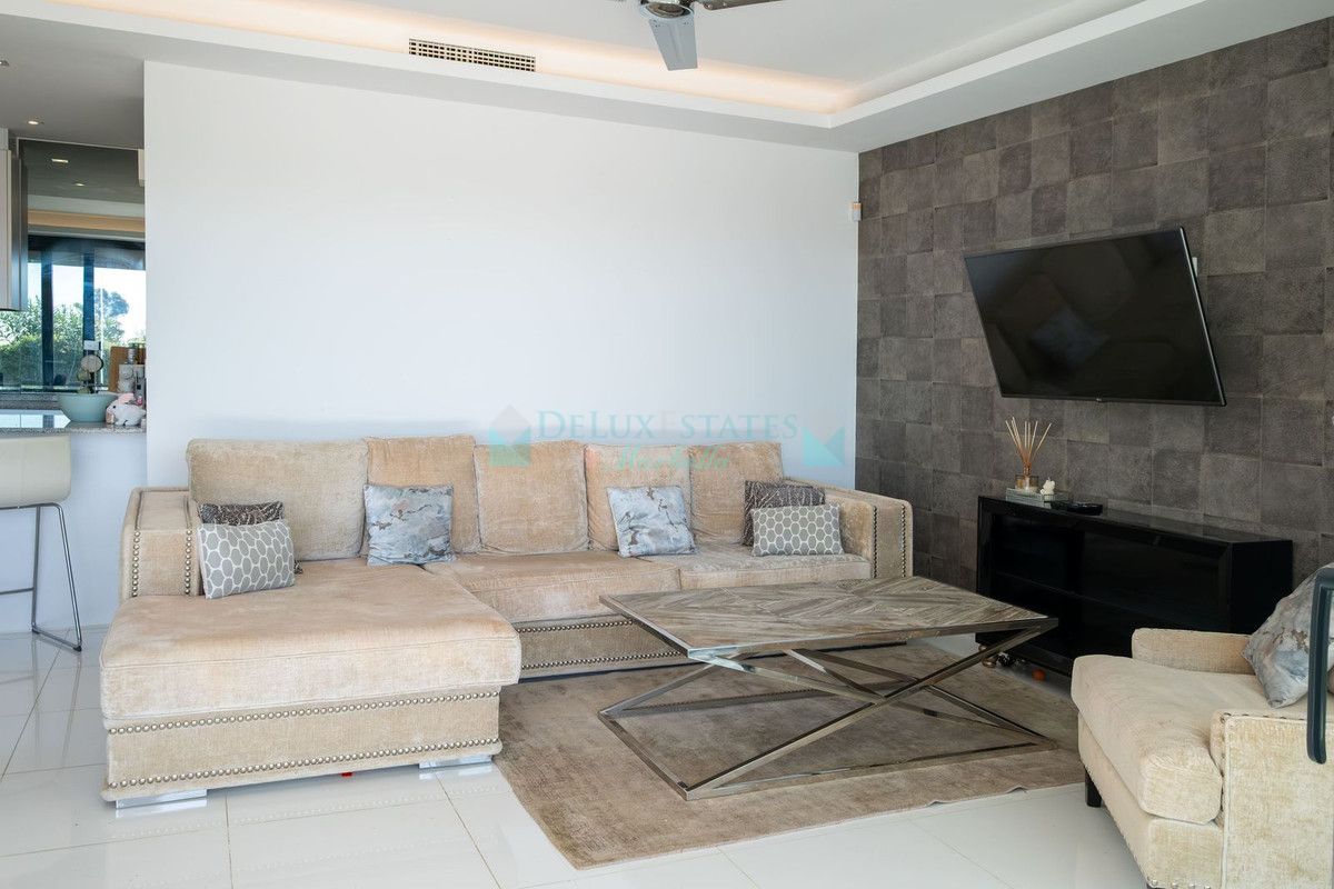 Ground Floor Apartment for sale in Benahavis