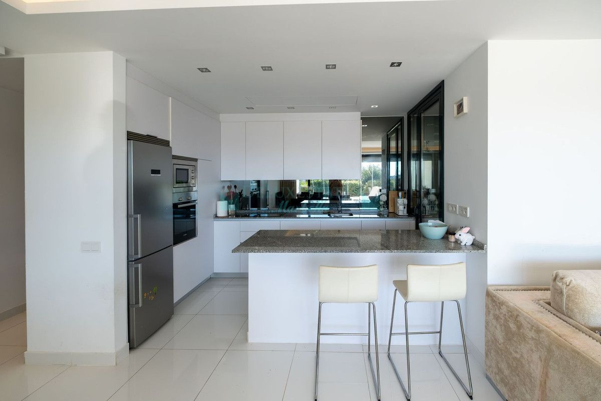 Ground Floor Apartment for sale in Benahavis