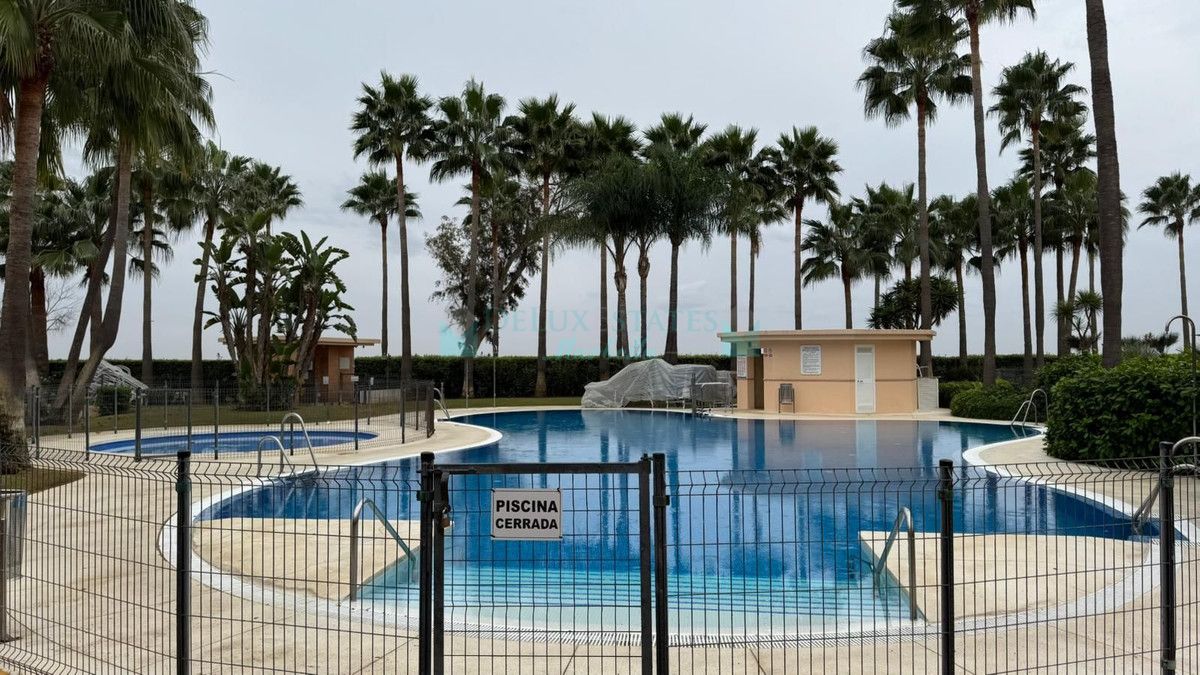 Apartamento en alquiler en New Golden Mile, Estepona