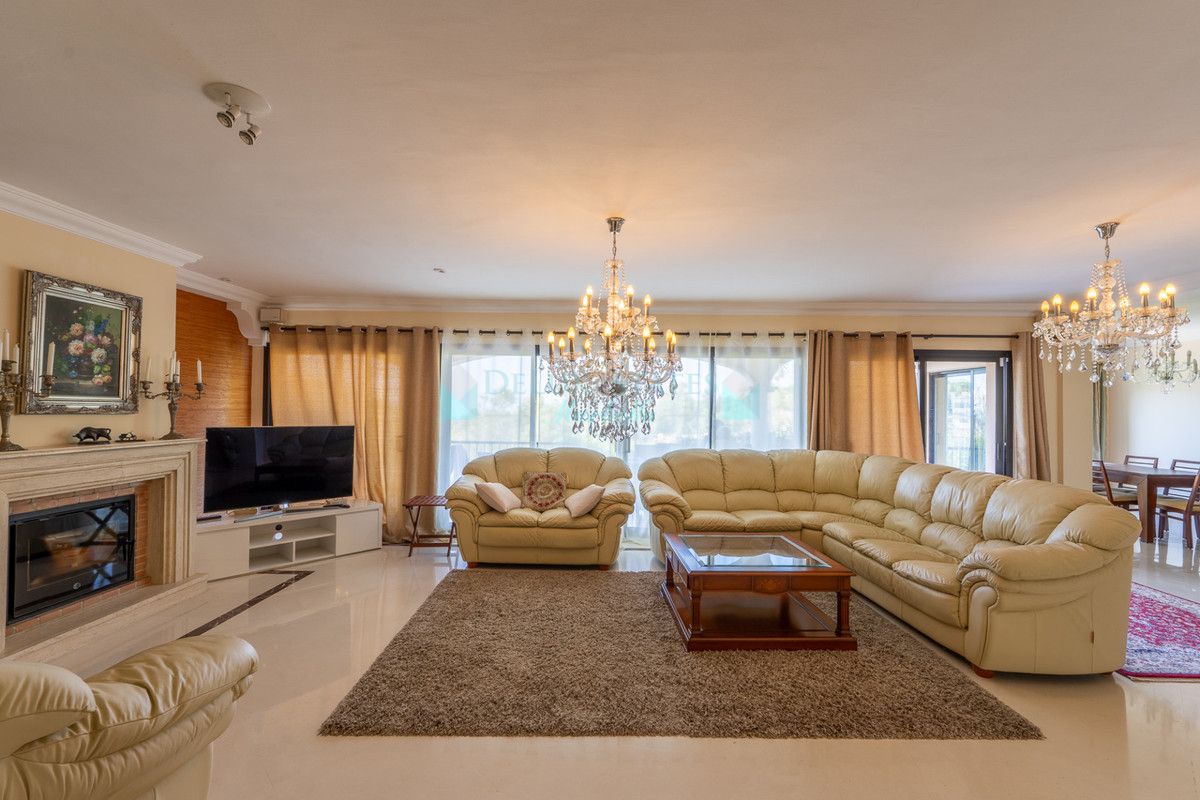 Villa en venta en Benahavis