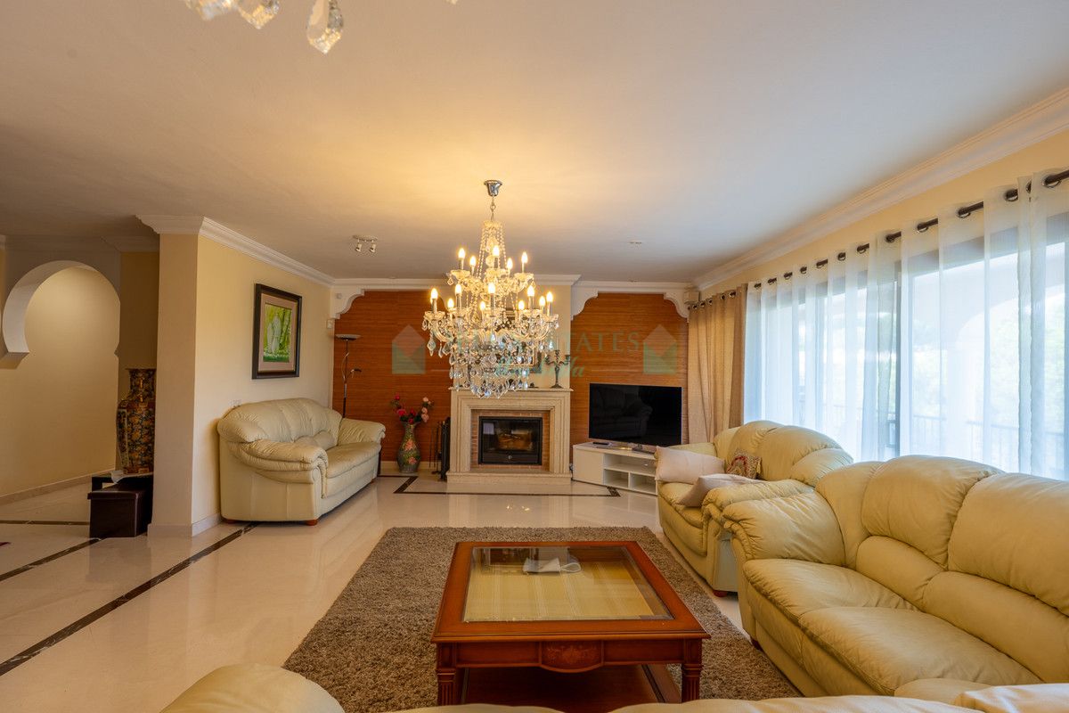 Villa en venta en Benahavis