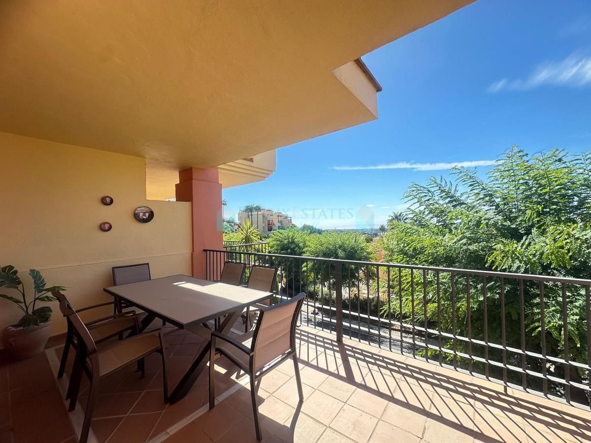 Ground Floor Apartment for sale in Los Arqueros, Benahavis