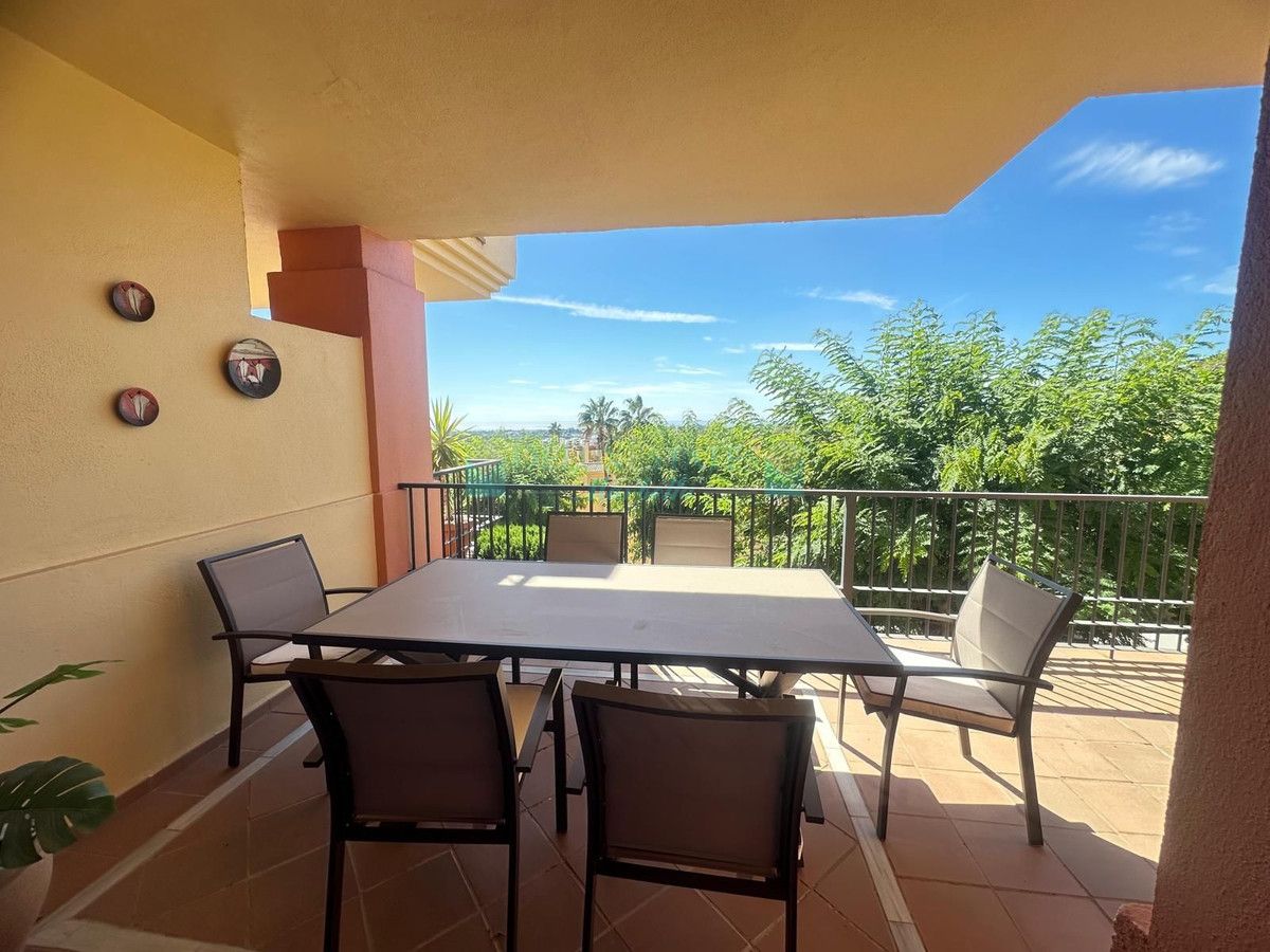 Ground Floor Apartment for sale in Los Arqueros, Benahavis