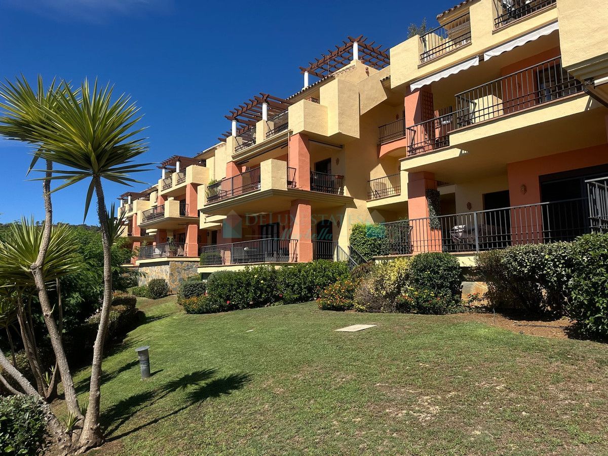 Ground Floor Apartment for sale in Los Arqueros, Benahavis