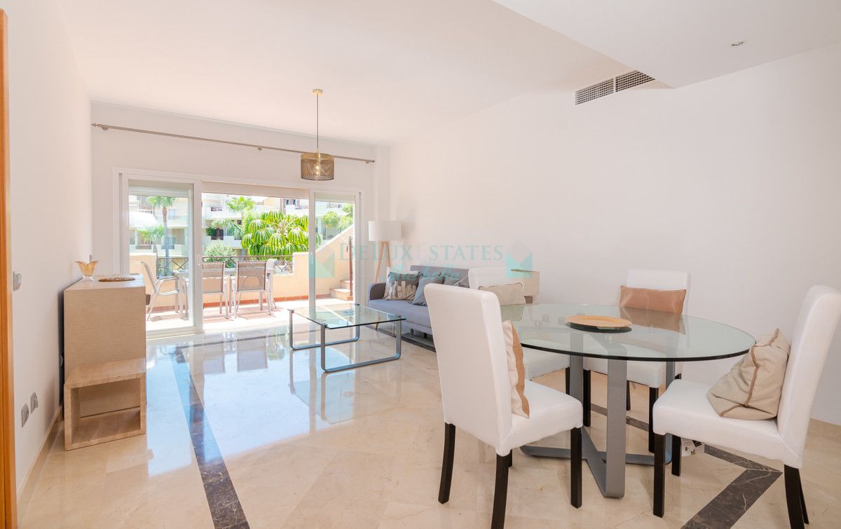 Penthouse for sale in Los Flamingos, Benahavis