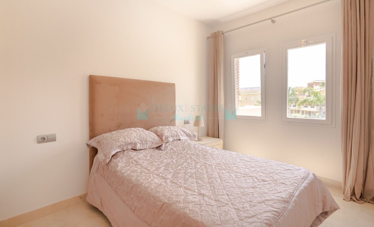 Penthouse for sale in Los Flamingos, Benahavis