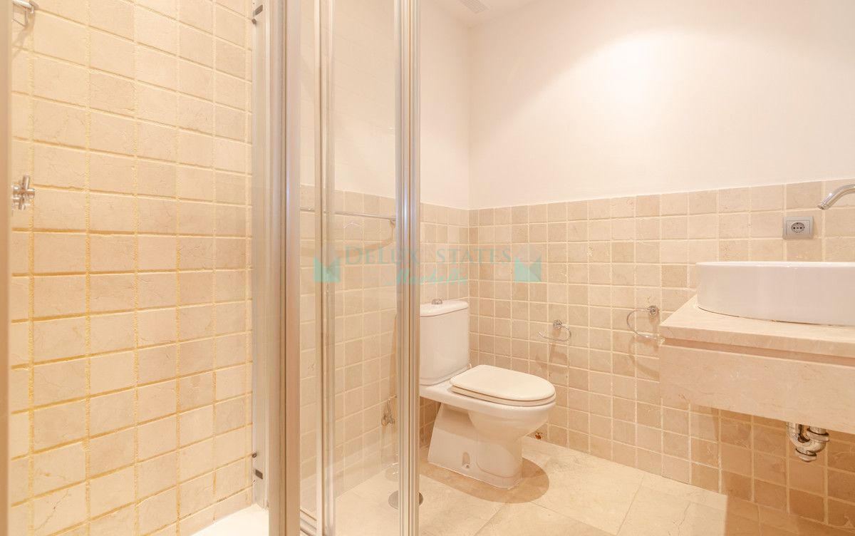 Penthouse for sale in Los Flamingos, Benahavis
