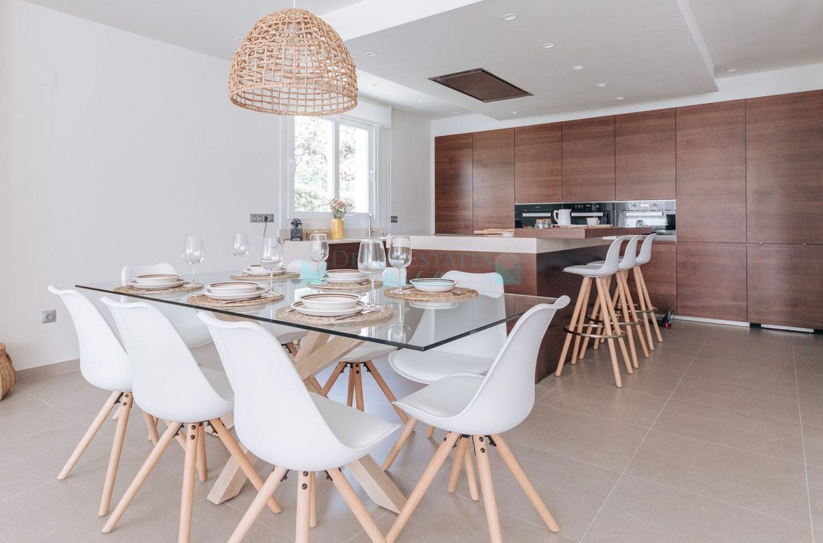 Villa for rent in Marbesa, Marbella East